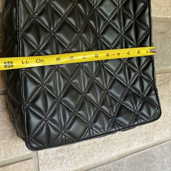 Zara purse. Black faux leather. Excellent condition. Used 2-3 times. - Picture 9 of 10